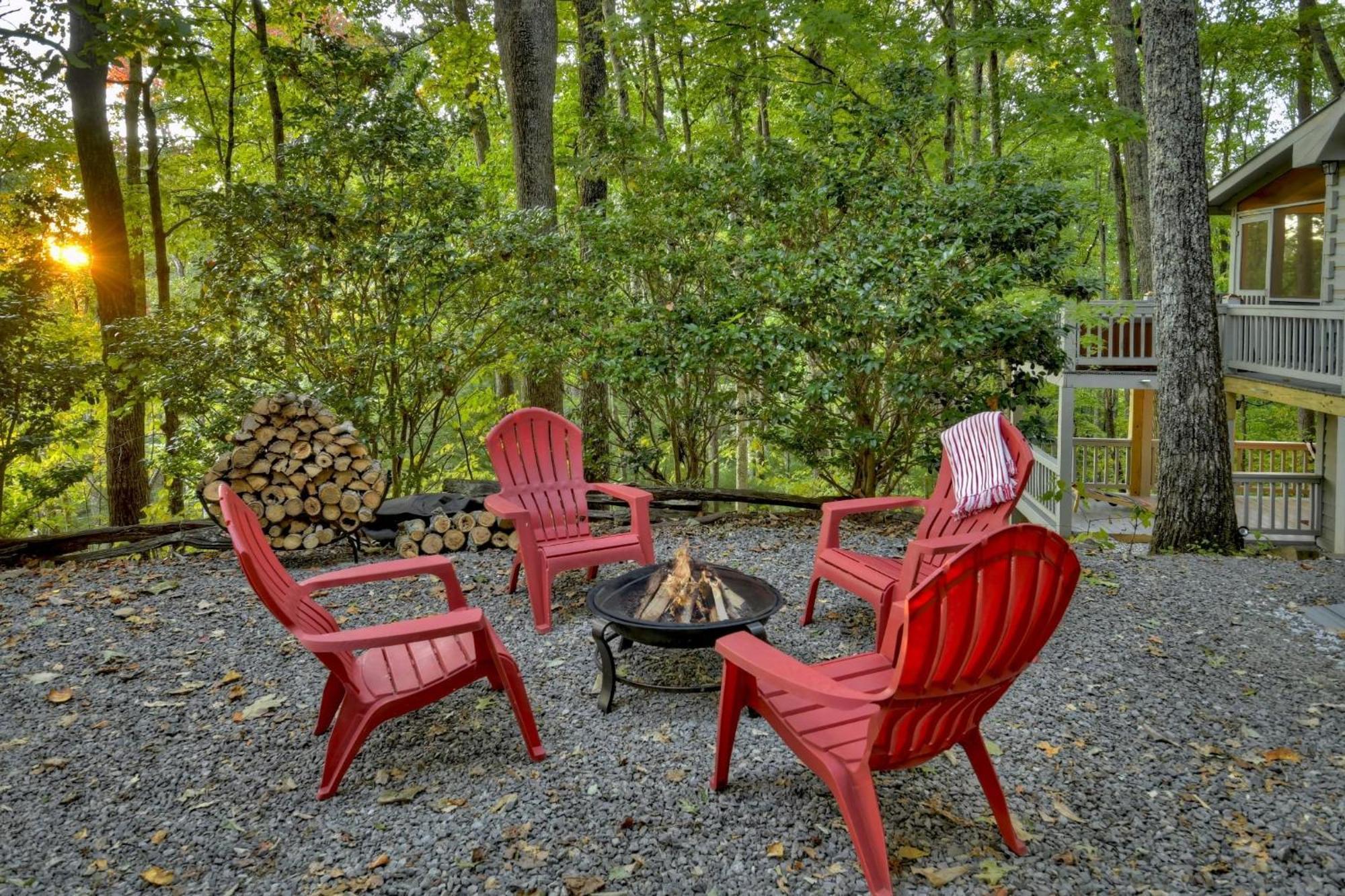 Hygge Haus Rustic Charm Cozy Beds And A Serene Location Ellijay