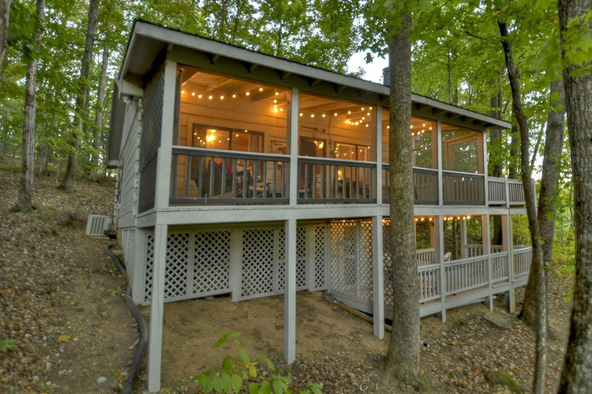 Hygge Haus Rustic Charm Cozy Beds And A Serene Location * Ellijay