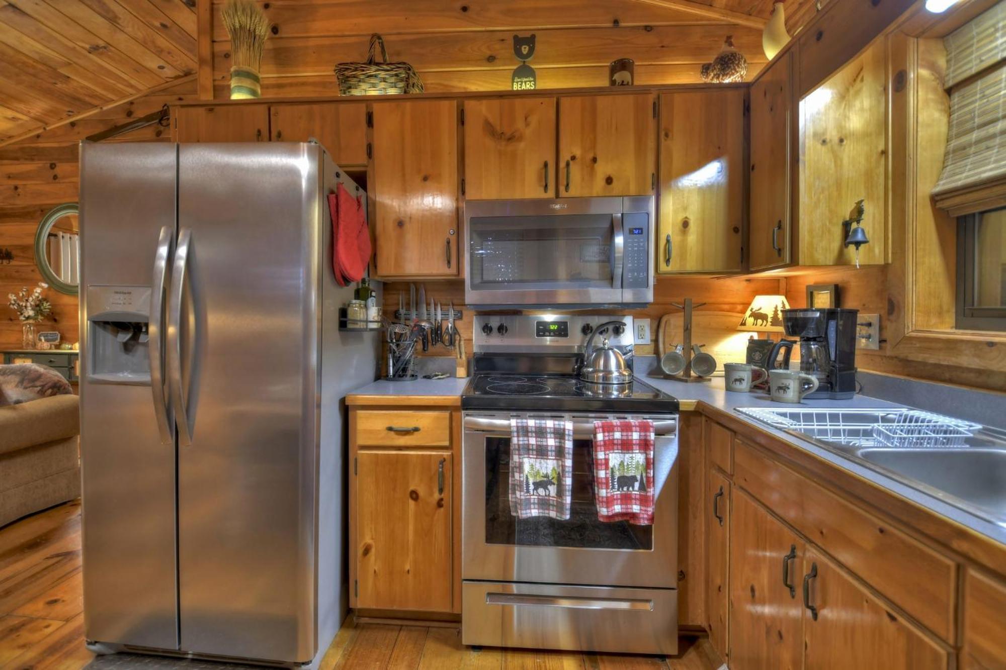 Hygge Haus Rustic Charm Cozy Beds And A Serene Location Villa Ellijay