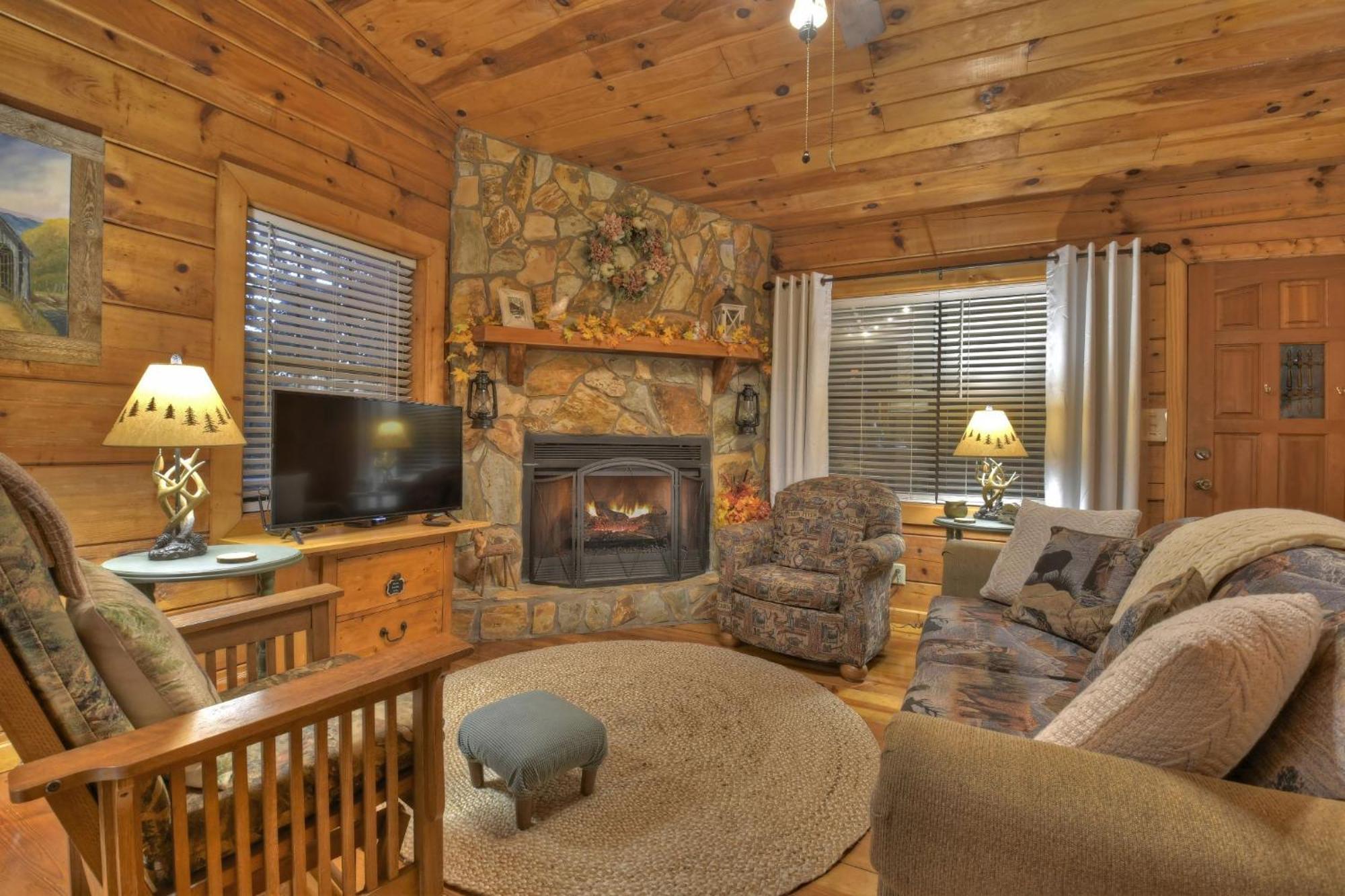 Villa Hygge Haus Rustic Charm Cozy Beds And A Serene Location