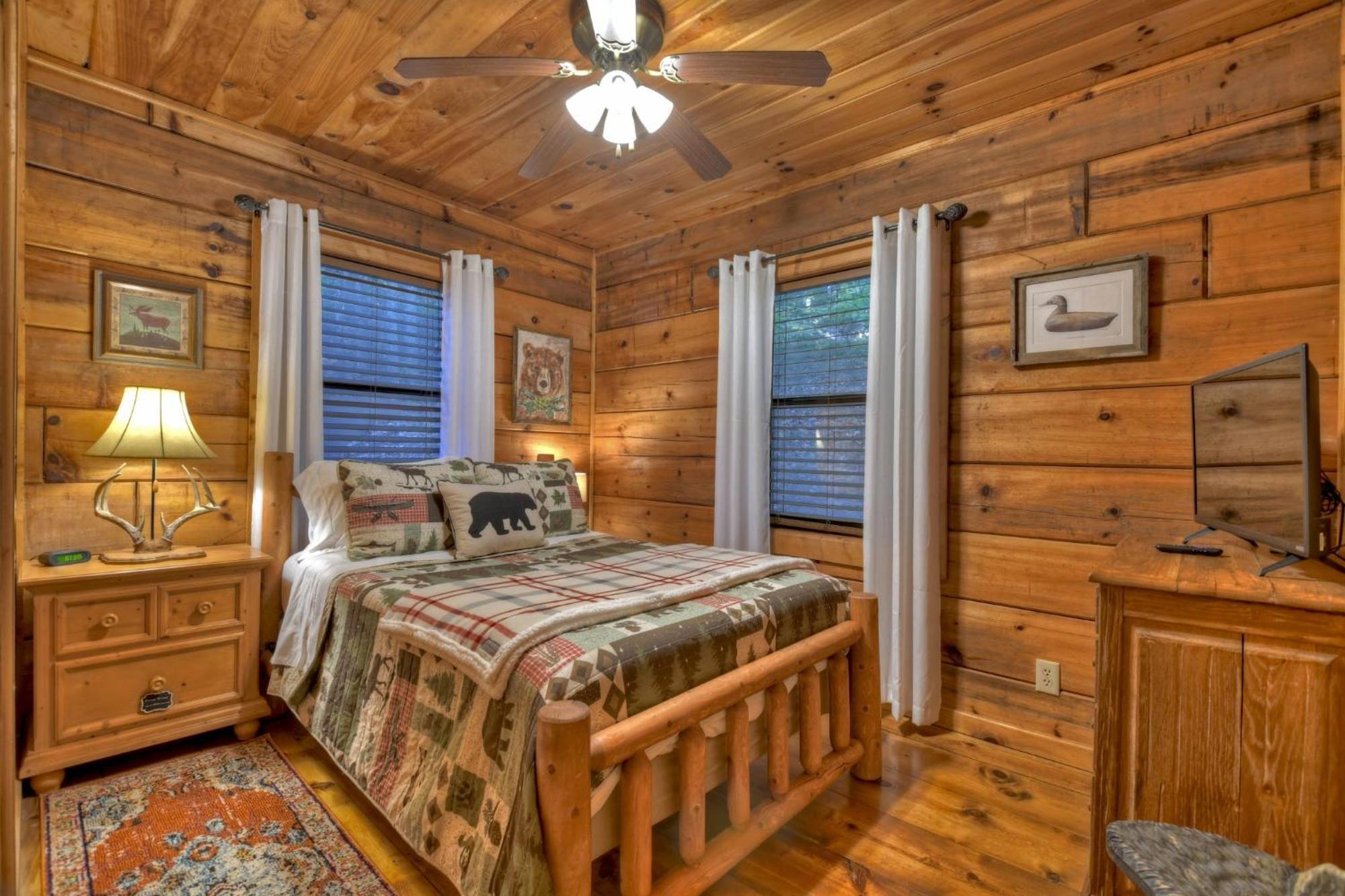 Hygge Haus Rustic Charm Cozy Beds And A Serene Location Villa Ellijay