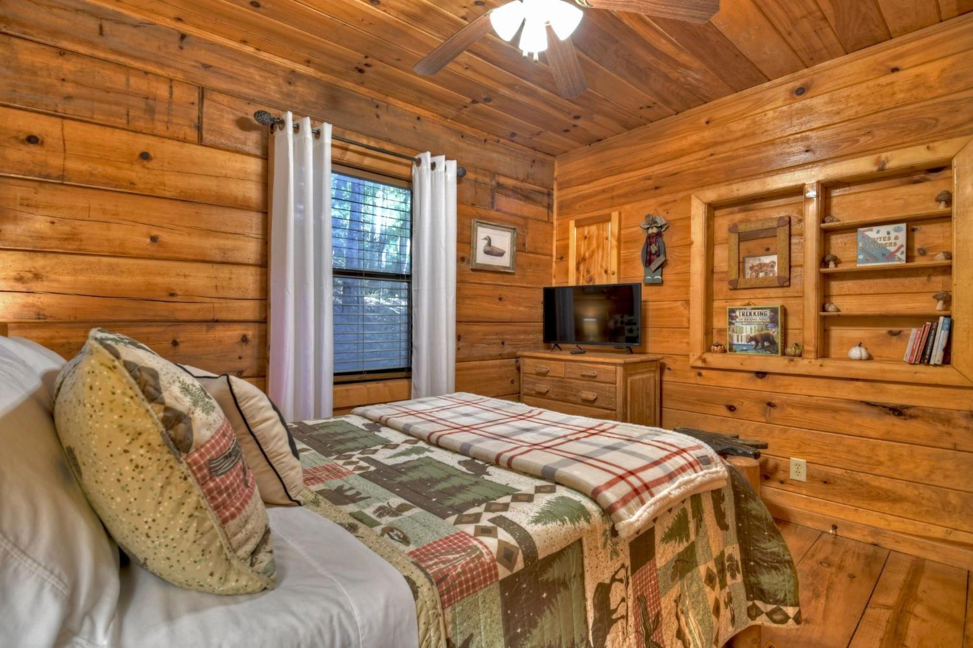 Hygge Haus Rustic Charm Cozy Beds And A Serene Location Ellijay